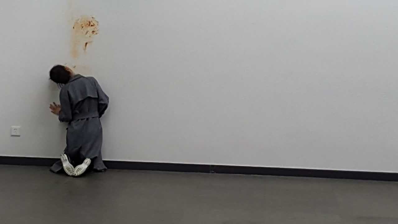Untitled, 2016, Chengdu, performance by chuchu